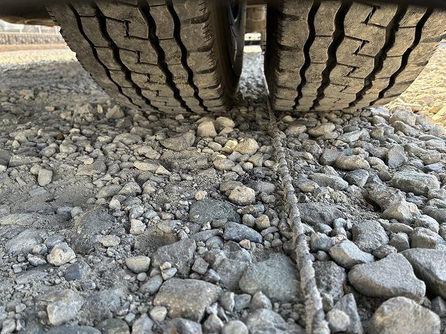 キャンター ３．１ｔ積・２台積・花見台・６ＭＴ　３．１ｔ積・２台積・花見台・６ＭＴ・坂道発進補助装置・電格ミラー・メッキパーツ・ＥＴＣ・ラジコン・外テール・ウィンチ（41枚目）