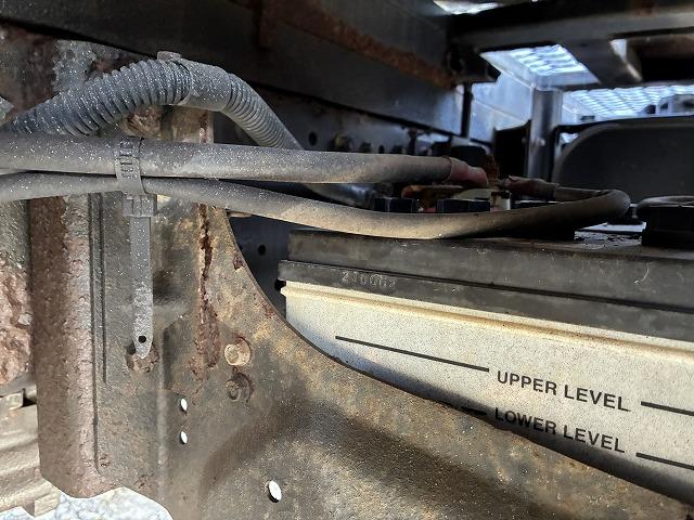 キャンター ３．１ｔ積・２台積・花見台・６ＭＴ　３．１ｔ積・２台積・花見台・６ＭＴ・坂道発進補助装置・電格ミラー・メッキパーツ・ＥＴＣ・ラジコン・外テール・ウィンチ（48枚目）