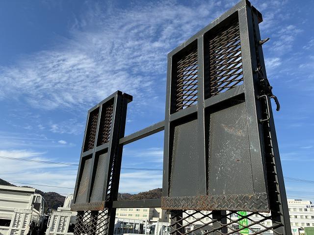 キャンター ３．１ｔ積・２台積・花見台・６ＭＴ　３．１ｔ積・２台積・花見台・６ＭＴ・坂道発進補助装置・電格ミラー・メッキパーツ・ＥＴＣ・ラジコン・外テール・ウィンチ（52枚目）