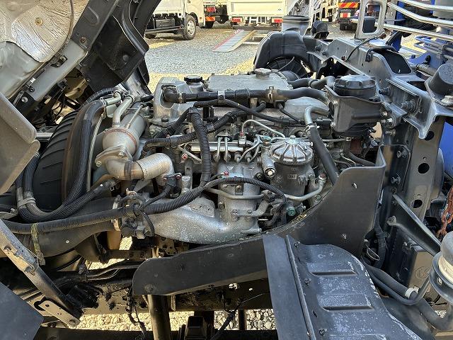 ヒノレンジャー タダノ４段クレーン・フックイン・６ＭＴ・２．８ｔ積　タダノ４段クレーン・フックイン・６ＭＴ・２．８ｔ積・ＺＥ３０４Ｈ（同年式）・メッキパーツ・ロープ穴４対・アシストゲート・ＥＴＣ・荷台内寸　Ｌ５４４０　Ｗ２１３８　Ｈ４０２（16枚目）