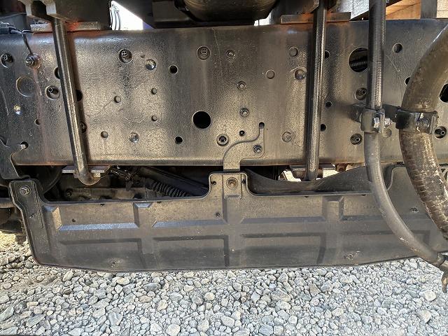 ヒノレンジャー タダノ４段クレーン・フックイン・６ＭＴ・２．８ｔ積　タダノ４段クレーン・フックイン・６ＭＴ・２．８ｔ積・ＺＥ３０４Ｈ（同年式）・メッキパーツ・ロープ穴４対・アシストゲート・ＥＴＣ・荷台内寸　Ｌ５４４０　Ｗ２１３８　Ｈ４０２（55枚目）