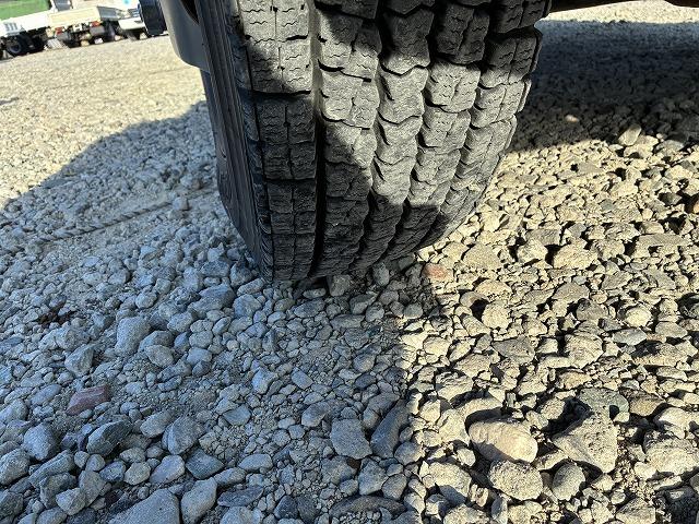 ヒノレンジャー タダノ４段クレーン・フックイン・６ＭＴ・２．８ｔ積　タダノ４段クレーン・フックイン・６ＭＴ・２．８ｔ積・ＺＥ３０４Ｈ（同年式）・メッキパーツ・ロープ穴４対・アシストゲート・ＥＴＣ・荷台内寸　Ｌ５４４０　Ｗ２１３８　Ｈ４０２（58枚目）