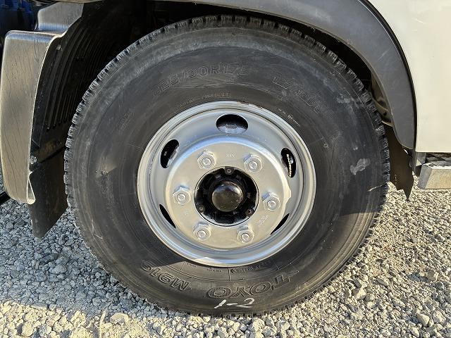 ヒノレンジャー タダノ４段クレーン・フックイン・６ＭＴ・２．８ｔ積　タダノ４段クレーン・フックイン・６ＭＴ・２．８ｔ積・ＺＥ３０４Ｈ（同年式）・メッキパーツ・ロープ穴４対・アシストゲート・ＥＴＣ・荷台内寸　Ｌ５４４０　Ｗ２１３８　Ｈ４０２（62枚目）