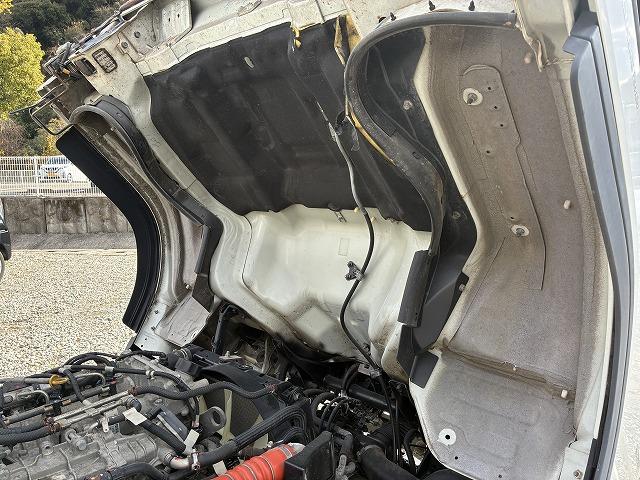 キャンター ２ｔ積・平ボディ・ＡＴ・全低床・車検付　２ｔ積・平ボディ・ＡＴ・全低床・車検付・坂道発進補助装置・電格ミラー・エコモードスイッチ・メッキパーツ・フォグランプ・荷台内寸　Ｌ３１２２　Ｗ１６１８　Ｈ３９０（25枚目）