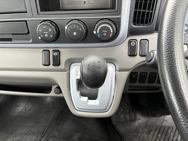 キャンター ２ｔ積・平ボディ・ＡＴ・全低床・車検付　２ｔ積・平ボディ・ＡＴ・全低床・車検付・坂道発進補助装置・電格ミラー・エコモードスイッチ・メッキパーツ・フォグランプ・荷台内寸　Ｌ３１２２　Ｗ１６１８　Ｈ３９０（28枚目）