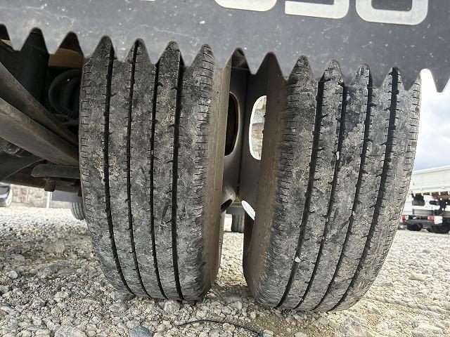 キャンター ２ｔ積・平ボディ・ＡＴ・全低床・車検付　２ｔ積・平ボディ・ＡＴ・全低床・車検付・坂道発進補助装置・電格ミラー・エコモードスイッチ・メッキパーツ・フォグランプ・荷台内寸　Ｌ３１２２　Ｗ１６１８　Ｈ３９０（48枚目）