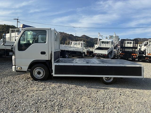 エルフトラック １．５ｔ積・平ボディ・１０尺・５ＭＴ・低床　１．５ｔ積・平ボディ・１０尺・５ＭＴ・メッキパーツ・ＥＴＣ・キーレス・低床・シートカバー・荷台内寸　Ｌ３１２５　Ｗ１６２１　Ｈ３９５（11枚目）