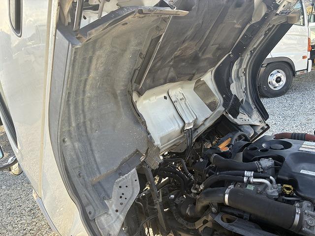 エルフトラック １．５ｔ積・平ボディ・１０尺・５ＭＴ・低床　１．５ｔ積・平ボディ・１０尺・５ＭＴ・メッキパーツ・ＥＴＣ・キーレス・低床・シートカバー・荷台内寸　Ｌ３１２５　Ｗ１６２１　Ｈ３９５（27枚目）