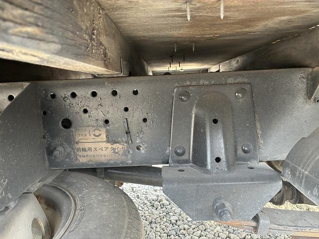 エルフトラック １．５ｔ積・平ボディ・１０尺・５ＭＴ・低床　１．５ｔ積・平ボディ・１０尺・５ＭＴ・メッキパーツ・ＥＴＣ・キーレス・低床・シートカバー・荷台内寸　Ｌ３１２５　Ｗ１６２１　Ｈ３９５（49枚目）