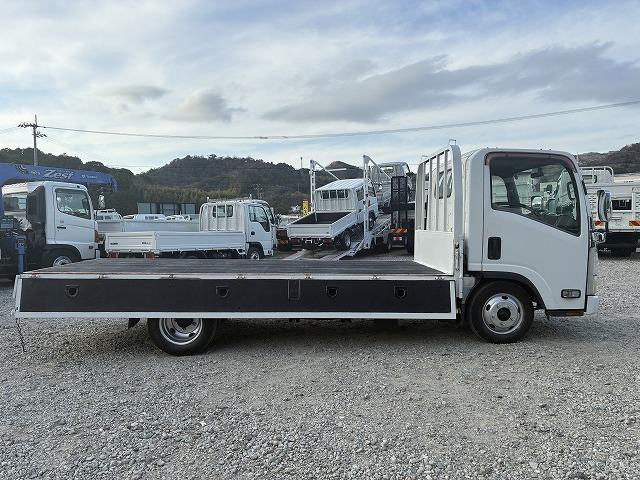 エルフトラック 2t積・標準ロング・平・5MT・5t未満 2t積・標準ロング・平・5MT・5t未満・坂道発進補助装置・ロープ穴4対・メッキパーツ・ETC・シートカバー・キーレス・荷台内寸 L4365 W1798 H382(12枚目)