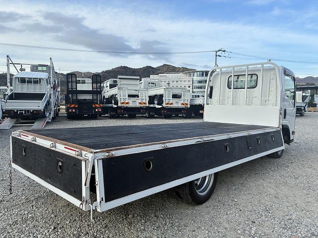 エルフトラック 2t積・標準ロング・平・5MT・5t未満 2t積・標準ロング・平・5MT・5t未満・坂道発進補助装置・ロープ穴4対・メッキパーツ・ETC・シートカバー・キーレス・荷台内寸 L4365 W1798 H382(13枚目)