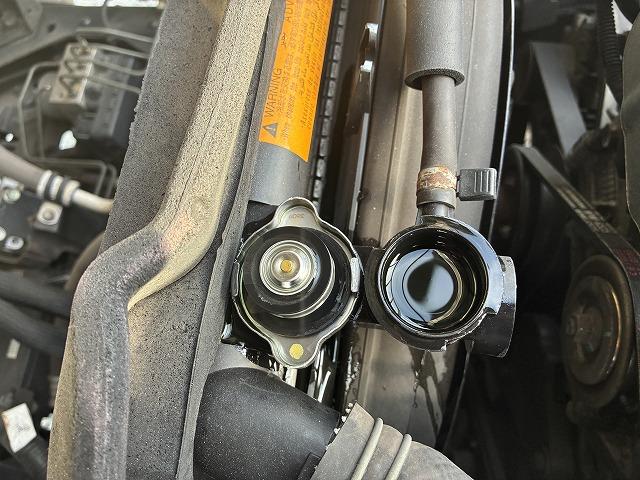 エルフトラック 2t積・標準ロング・平・5MT・5t未満 2t積・標準ロング・平・5MT・5t未満・坂道発進補助装置・ロープ穴4対・メッキパーツ・ETC・シートカバー・キーレス・荷台内寸 L4365 W1798 H382(23枚目)