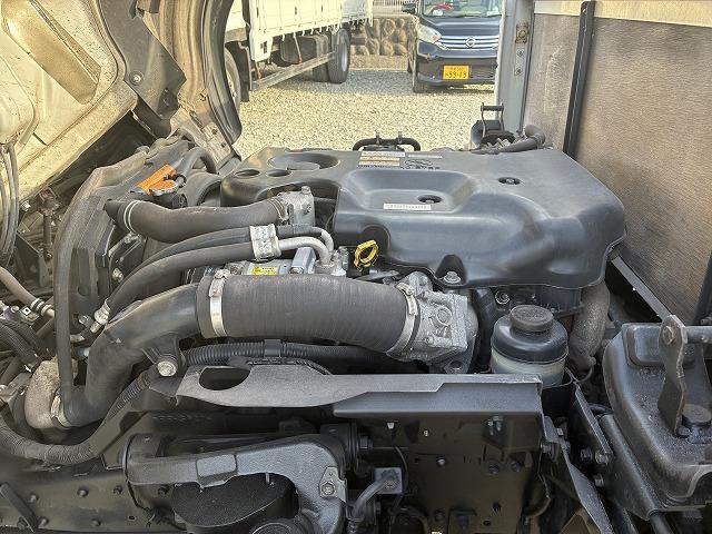 エルフトラック 2t積・標準ロング・平・5MT・5t未満 2t積・標準ロング・平・5MT・5t未満・坂道発進補助装置・ロープ穴4対・メッキパーツ・ETC・シートカバー・キーレス・荷台内寸 L4365 W1798 H382(28枚目)