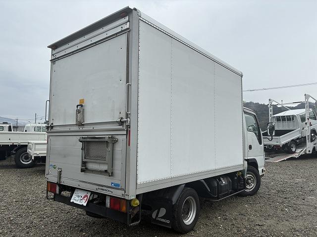 エルフトラック １．５ｔ積・パネルバン・１０尺・ＡＴ　１．５ｔ積・パネルバン・１０尺・ＡＴ・アイドリングストップ・メッキパーツ・ラッシングレール２段・キーレス・車内灯・荷台内寸　Ｌ３０８８　Ｗ１６４１　Ｈ１８５３（8枚目）