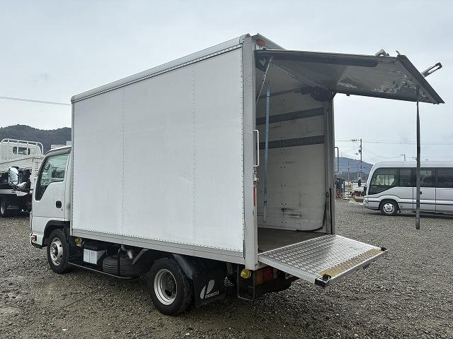 エルフトラック １．５ｔ積・パネルバン・１０尺・ＡＴ　１．５ｔ積・パネルバン・１０尺・ＡＴ・アイドリングストップ・メッキパーツ・ラッシングレール２段・キーレス・車内灯・荷台内寸　Ｌ３０８８　Ｗ１６４１　Ｈ１８５３（15枚目）