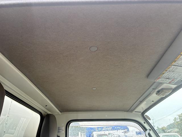 エルフトラック １．５ｔ積・パネルバン・１０尺・ＡＴ　１．５ｔ積・パネルバン・１０尺・ＡＴ・アイドリングストップ・メッキパーツ・ラッシングレール２段・キーレス・車内灯・荷台内寸　Ｌ３０８８　Ｗ１６４１　Ｈ１８５３（33枚目）