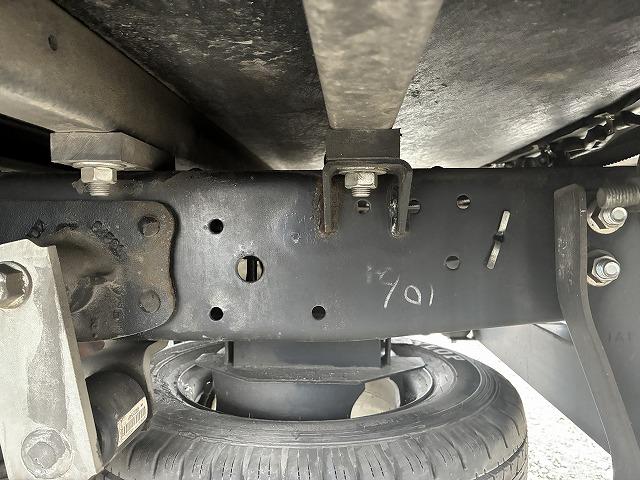 エルフトラック １．５ｔ積・パネルバン・１０尺・ＡＴ　１．５ｔ積・パネルバン・１０尺・ＡＴ・アイドリングストップ・メッキパーツ・ラッシングレール２段・キーレス・車内灯・荷台内寸　Ｌ３０８８　Ｗ１６４１　Ｈ１８５３（49枚目）