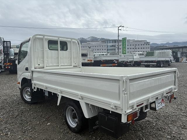 ダイナトラック １．２ｔ積・平ボディ・普通免許・５ＭＴ　１．２ｔ積・平ボディ・普通免許・５ＭＴ・メッキパーツ・マット・フォグランプ・荷台内寸　Ｌ２９５７　Ｗ１６３６　Ｈ３８２（6枚目）