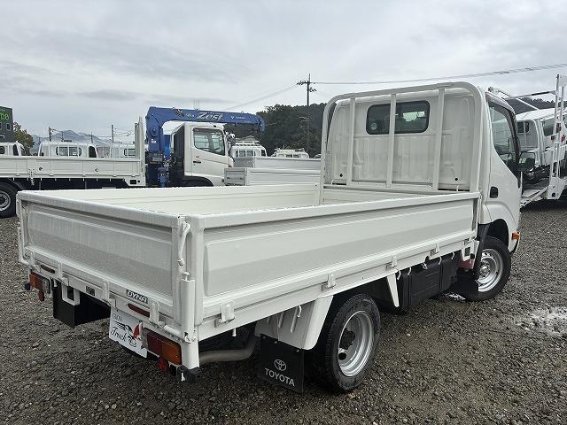 ダイナトラック １．２ｔ積・平ボディ・普通免許・５ＭＴ　１．２ｔ積・平ボディ・普通免許・５ＭＴ・メッキパーツ・マット・フォグランプ・荷台内寸　Ｌ２９５７　Ｗ１６３６　Ｈ３８２（8枚目）