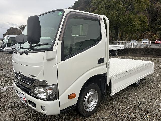 ダイナトラック １．２ｔ積・平ボディ・普通免許・５ＭＴ　１．２ｔ積・平ボディ・普通免許・５ＭＴ・メッキパーツ・マット・フォグランプ・荷台内寸　Ｌ２９５７　Ｗ１６３６　Ｈ３８２（10枚目）