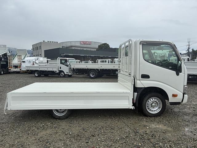 ダイナトラック １．２ｔ積・平ボディ・普通免許・５ＭＴ　１．２ｔ積・平ボディ・普通免許・５ＭＴ・メッキパーツ・マット・フォグランプ・荷台内寸　Ｌ２９５７　Ｗ１６３６　Ｈ３８２（12枚目）