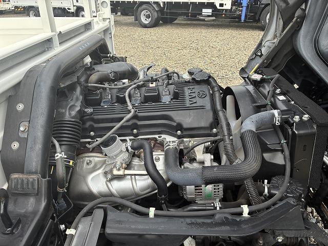 ダイナトラック １．２ｔ積・平ボディ・普通免許・５ＭＴ　１．２ｔ積・平ボディ・普通免許・５ＭＴ・メッキパーツ・マット・フォグランプ・荷台内寸　Ｌ２９５７　Ｗ１６３６　Ｈ３８２（22枚目）