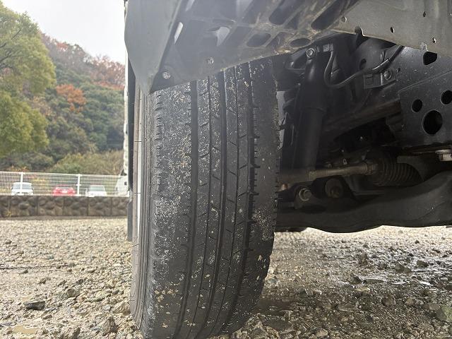 ダイナトラック １．２ｔ積・平ボディ・普通免許・５ＭＴ　１．２ｔ積・平ボディ・普通免許・５ＭＴ・メッキパーツ・マット・フォグランプ・荷台内寸　Ｌ２９５７　Ｗ１６３６　Ｈ３８２（34枚目）