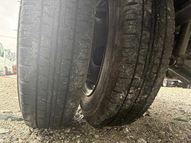 ダイナトラック １．２ｔ積・平ボディ・普通免許・５ＭＴ　１．２ｔ積・平ボディ・普通免許・５ＭＴ・メッキパーツ・マット・フォグランプ・荷台内寸　Ｌ２９５７　Ｗ１６３６　Ｈ３８２（36枚目）