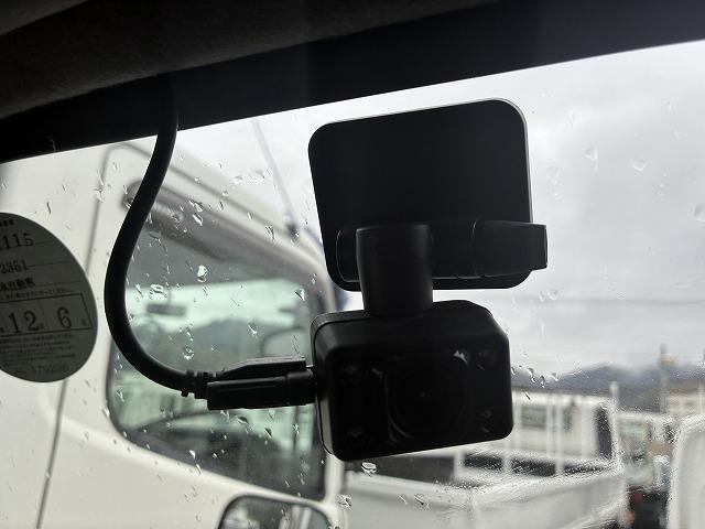 ダイナトラック １．２ｔ積・平ボディ・普通免許・５ＭＴ　１．２ｔ積・平ボディ・普通免許・５ＭＴ・メッキパーツ・マット・フォグランプ・荷台内寸　Ｌ２９５７　Ｗ１６３６　Ｈ３８２（50枚目）