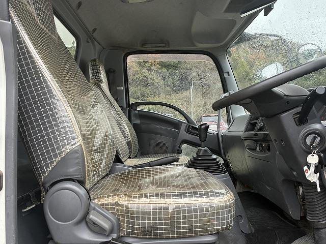 フォワード ３．７５ｔ積・ダンプ・６ＭＴ・コボレーン　３．７５ｔ積・ダンプ・６ＭＴ・コボレーン・坂道発進補助装置・電格ミラー・中間ピン・キーレス・エコモードスイッチ・強化プロテクター・新明和ＤＲ４－０００３ＳＹ・内寸Ｌ３４０６　Ｗ２０８０　Ｈ３４１（47枚目）