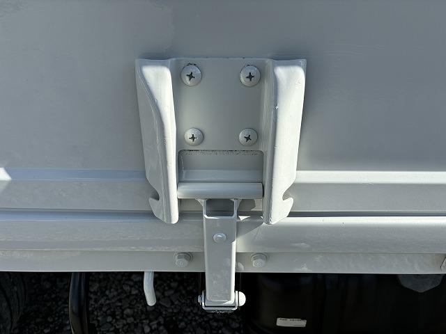 エルフトラック ３ｔ積・ワイドロング・平・オートマ　３ｔ積・ワイドロング・平・オートマ・キーレス・メッキパーツ・アシストゲート・ロープ穴４対・ＡＳＲ・荷台内寸　Ｌ４３５７　Ｗ２０８３　Ｈ３９３（29枚目）