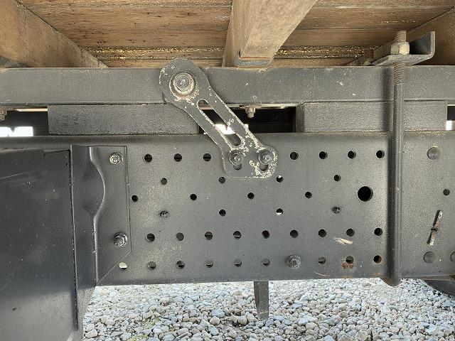 エルフトラック ３ｔ積・ワイドロング・平・オートマ　３ｔ積・ワイドロング・平・オートマ・キーレス・メッキパーツ・アシストゲート・ロープ穴４対・ＡＳＲ・荷台内寸　Ｌ４３５７　Ｗ２０８３　Ｈ３９３（53枚目）