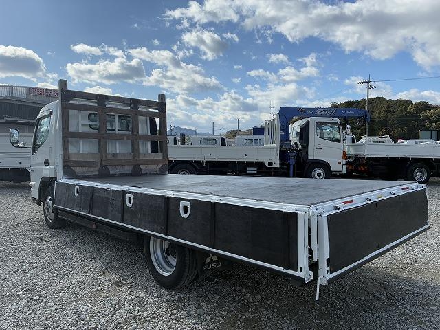 キャンター ワイドロング・平ボディ・２ｔ積・ＡＴ車　ワイドロング・平ボディ・２ｔ積・ＡＴ車・坂道発進補助装置・電格ミラー・エコスイッチ・メッキパーツ・アシストゲート・ゲートプロテクター・ロープホール３対・荷台内寸　Ｌ４２４８　Ｗ１９１１　Ｈ３９６（13枚目）