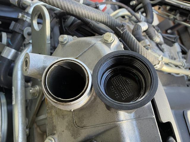 キャンター ワイドロング・平ボディ・２ｔ積・ＡＴ車　ワイドロング・平ボディ・２ｔ積・ＡＴ車・坂道発進補助装置・電格ミラー・エコスイッチ・メッキパーツ・アシストゲート・ゲートプロテクター・ロープホール３対・荷台内寸　Ｌ４２４８　Ｗ１９１１　Ｈ３９６（17枚目）