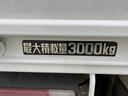 ３ｔ積・高床・標準ロング・平ボディ・５ＭＴ・ゲートチェーン　ロープ穴４対・鳥居加工物・ゲートアシスト・電格ミラー・ライトレベライザー・マット・バイザー・荷台内寸４２９８ｘ１７７７ｘ４２１(24枚目)