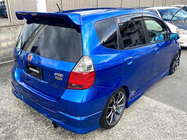 フィット １．５Ｓ　後期型　ＶＴＥＣ５ＭＴ　フルエアロ　無限グリル＆無限リアウイング　　ＴＥＩＮ車高調ＥＤＦＣ電動減衰コントローラー　ウェッズＳＡ７０アルミ　チタンテールマフラー　ディスプレイオーデイオ　ＥＴＣ　ドラレコ（12枚目）