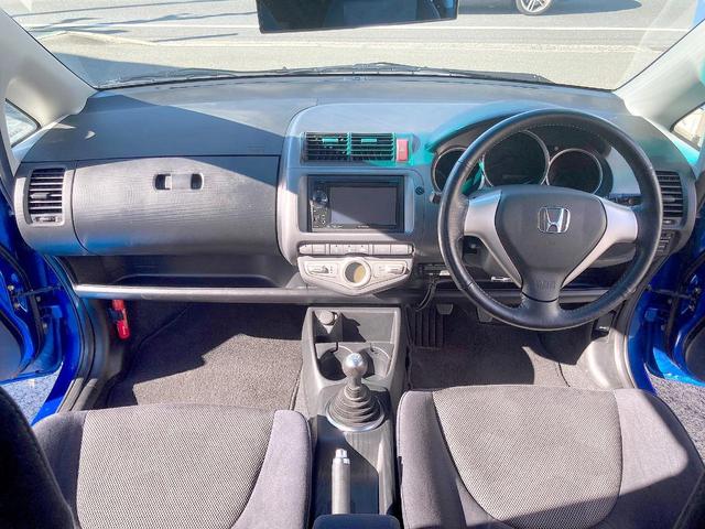 フィット １．５Ｓ　後期型　ＶＴＥＣ５ＭＴ　フルエアロ　無限グリル＆無限リアウイング　　ＴＥＩＮ車高調ＥＤＦＣ電動減衰コントローラー　ウェッズＳＡ７０アルミ　チタンテールマフラー　ディスプレイオーデイオ　ＥＴＣ　ドラレコ（31枚目）