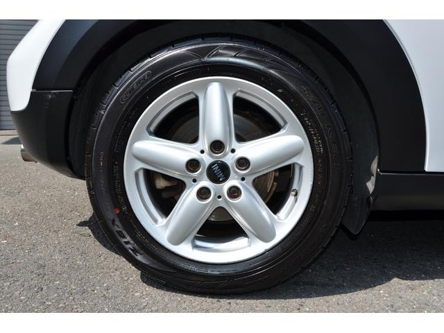 ＭＩＮＩ クーパー　クロスオーバー　管理ユーザー様買取車両　ＳｔｒａｄａＳＤナビ　フルセグＴＶ　バックカメラ　ＥＴＣ　ドラレコ　純正１６ＡＷ　フォグランプ　オートエアコン　禁煙車　取説　保証書　点検記録簿付き（22枚目）