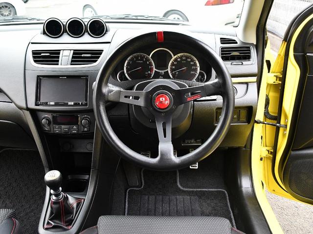 スイフトスポーツ ベースグレード 6MT モンスターガーボンGTウイングSSRタイプCアルミTEIN車高調スリットローターブレーキメッシュラインHKSマフラーRSキャタライザーマニホールドモンスターカーボンエアインダクションBOX(40枚目)