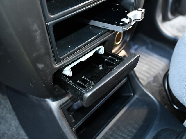 ミラ Ｌ　５ＭＴ　ＷｉｒｕｓＷｉｎレーシングマフラー　フルタップ車高調　社外１５インチアルミ　タイヤ残溝７分山　タワーバー　牽引フック　ディープコーンステアリング　社外シフトノブ　社外タコメーター　ＥＴＣ（42枚目）