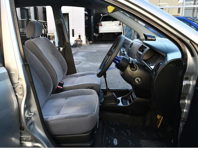 ミラ Ｌ　５ＭＴ　ＷｉｒｕｓＷｉｎレーシングマフラー　フルタップ車高調　社外１５インチアルミ　タイヤ残溝７分山　タワーバー　牽引フック　ディープコーンステアリング　社外シフトノブ　社外タコメーター　ＥＴＣ（51枚目）