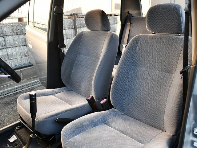 ミラ Ｌ　５ＭＴ　ＷｉｒｕｓＷｉｎレーシングマフラー　フルタップ車高調　社外１５インチアルミ　タイヤ残溝７分山　タワーバー　牽引フック　ディープコーンステアリング　社外シフトノブ　社外タコメーター　ＥＴＣ（56枚目）