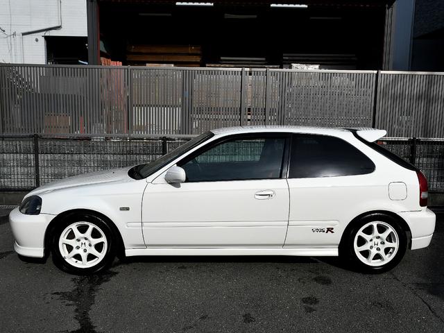 シビック タイプR 後期型 軽量ボンネット TEIN車高調 2ピーススリットローター ブレーキメッシュライン 無限マフラー 無限エアクリBOX DC2エキマニ FRタワーバー ピラーバー 純正赤RECARO 純正バイザー(7枚目)