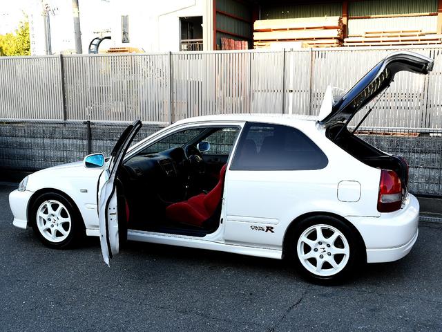 シビック タイプR 後期型 軽量ボンネット TEIN車高調 2ピーススリットローター ブレーキメッシュライン 無限マフラー 無限エアクリBOX DC2エキマニ FRタワーバー ピラーバー 純正赤RECARO 純正バイザー(8枚目)