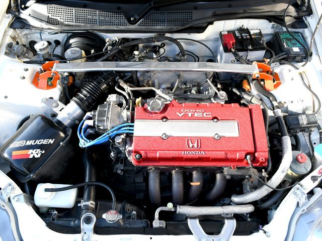 シビック タイプR 後期型 軽量ボンネット TEIN車高調 2ピーススリットローター ブレーキメッシュライン 無限マフラー 無限エアクリBOX DC2エキマニ FRタワーバー ピラーバー 純正赤RECARO 純正バイザー(32枚目)