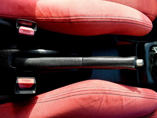 シビック タイプR 後期型 軽量ボンネット TEIN車高調 2ピーススリットローター ブレーキメッシュライン 無限マフラー 無限エアクリBOX DC2エキマニ FRタワーバー ピラーバー 純正赤RECARO 純正バイザー(49枚目)