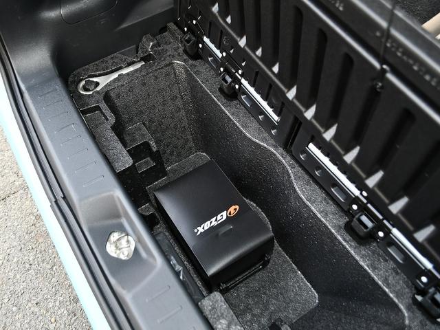 ムーヴキャンバス Ｘリミテッドメイクアップ　ＳＡＩＩ　メーカーオプションツートンカラー　純正オプションルーフキャリア　純正オプションメッキパーツ　ＬＥＤライト＆ＬＥＤフォグランプ　ＡｉＲＥＤフルタップ車高調　ＶＥＮＰＬＡキューティーホイールキャップ（68枚目）