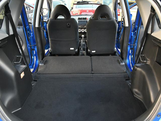 フィット 1.5S 後期最終型VTEC5MT 無限フルエアロ J’sグリル 無限ドアバイザー ウェッズSA15Rアルミ タイヤ残溝8分山 ダウンサス 社外マフラー ナビBluetoothDVD再生ETC2.0フルフラット(68枚目)