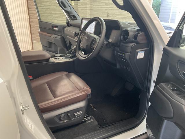 ランドクルーザー２５０ ＺＸファーストエディション　モデリスタフロントバンパーガード・リヤバンパーガーニッシュ・リヤスポイラー・シグネチャーイルミ・２０インチアルミ　ＪＡＯＳスキッドプレート　ＴＶ・パノラミックビューモニタ　サンルーフ　パワーバックドア（2枚目）