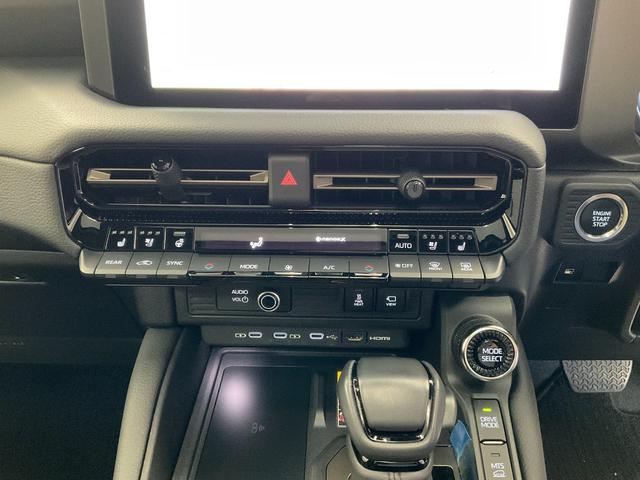 ランドクルーザー２５０ ＺＸファーストエディション　モデリスタフロントバンパーガード・リヤバンパーガーニッシュ・リヤスポイラー・シグネチャーイルミ・２０インチアルミ　ＪＡＯＳスキッドプレート　ＴＶ・パノラミックビューモニタ　サンルーフ　パワーバックドア（18枚目）